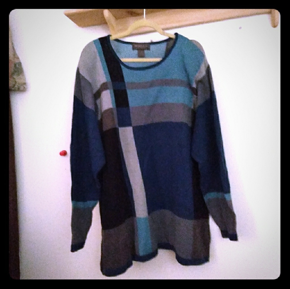 Pullover sweater